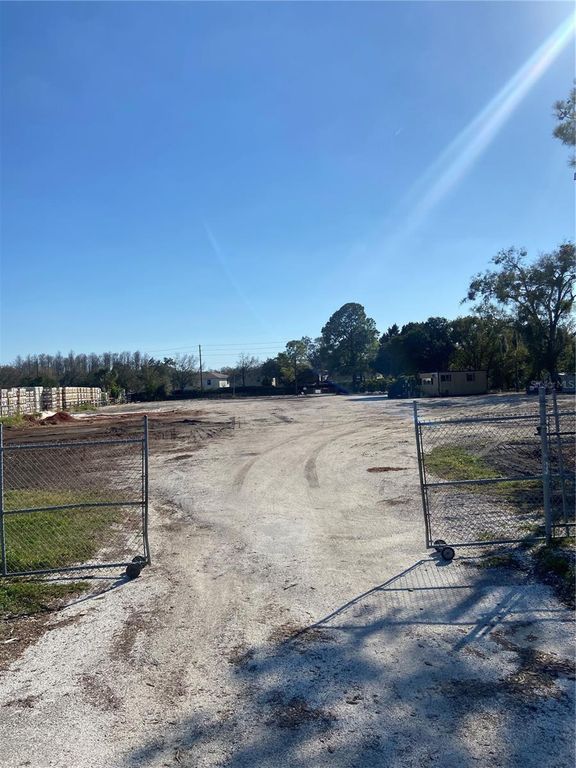 Image 5 of property listing at 14024 STATE ROAD 54, Odessa, FL 33556