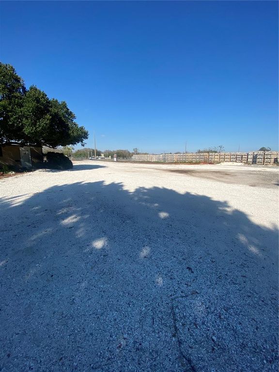 Image 9 of property listing at 14024 STATE ROAD 54, Odessa, FL 33556