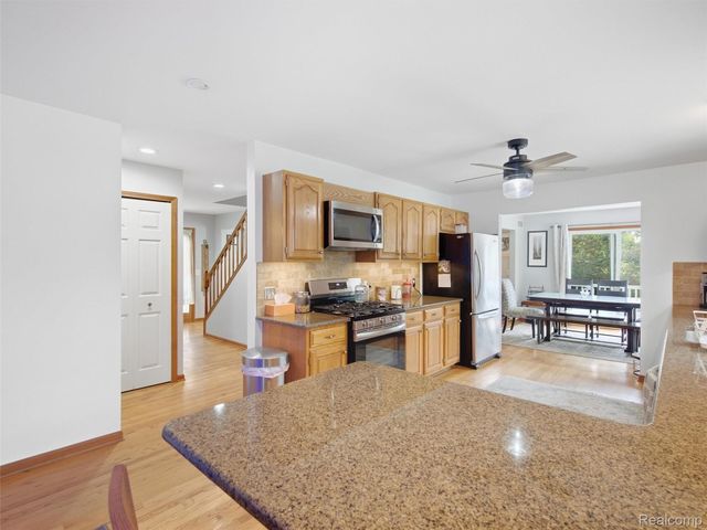 6501 Manchester Drive, White Lake Charter Township, MI 48383