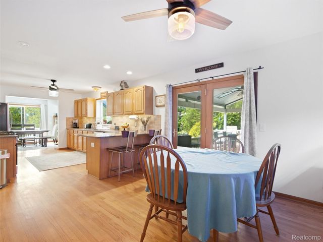6501 Manchester Drive, White Lake Charter Township, MI 48383
