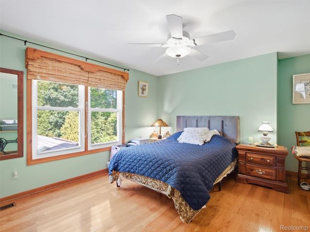 6501 Manchester Drive, White Lake Charter Township, MI 48383