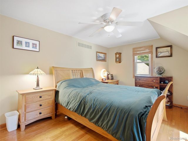 6501 Manchester Drive, White Lake Charter Township, MI 48383