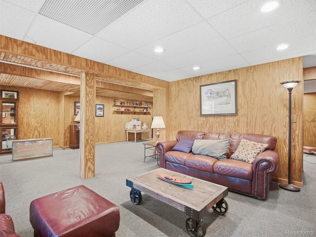 6501 Manchester Drive, White Lake Charter Township, MI 48383