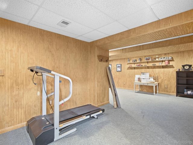 6501 Manchester Drive, White Lake Charter Township, MI 48383