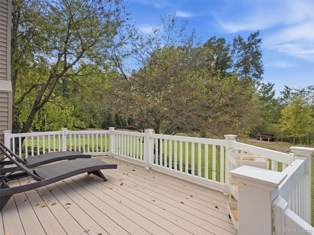 6501 Manchester Drive, White Lake Charter Township, MI 48383