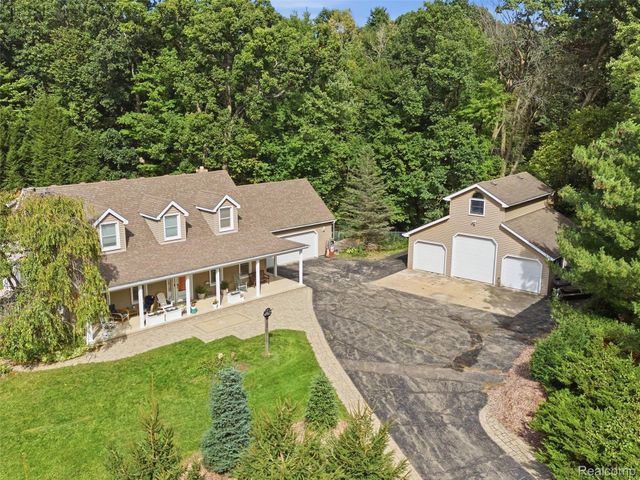 6501 Manchester Drive, White Lake Charter Township, MI 48383