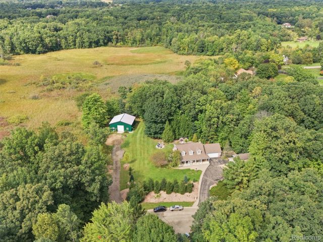6501 Manchester Drive, White Lake Charter Township, MI 48383