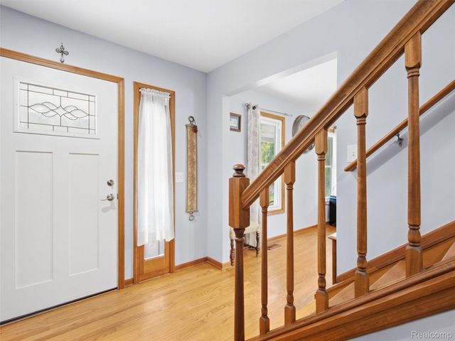 6501 Manchester Drive, White Lake Charter Township, MI 48383