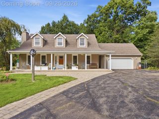 6501 Manchester Drive, White Lake Charter Township, MI 48383