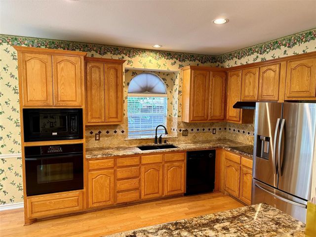 428 Misty Lane, Lewisville, TX 75067