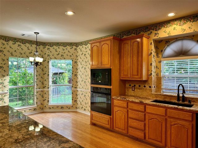 428 Misty Lane, Lewisville, TX 75067