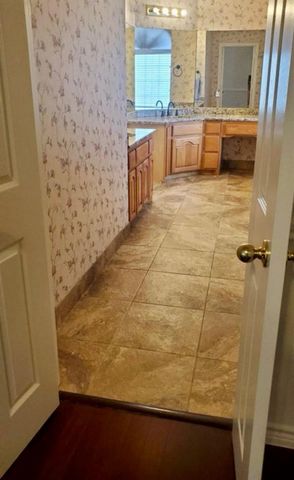 428 Misty Lane, Lewisville, TX 75067