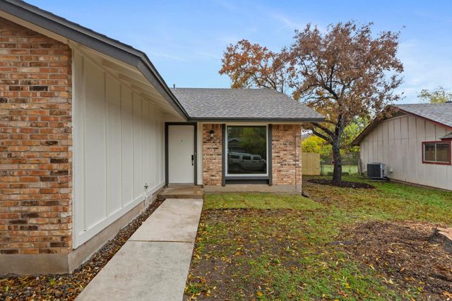 902 Warrington DR, Austin, TX 78753