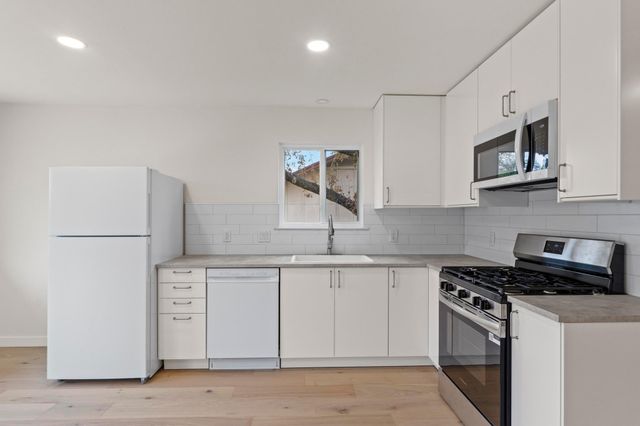 902 Warrington DR, Austin, TX 78753