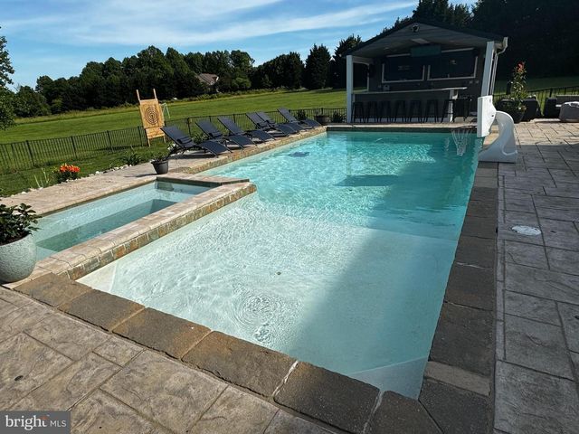 3609 HOLLANDS BRANCH CT, Street, MD 21154