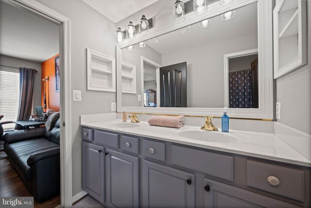 3609 HOLLANDS BRANCH CT, Street, MD 21154