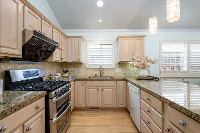 431 Upton Street, Redwood City, CA 94062