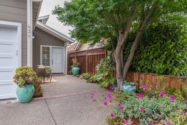 431 Upton Street, Redwood City, CA 94062