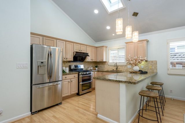 431 Upton Street, Redwood City, CA 94062