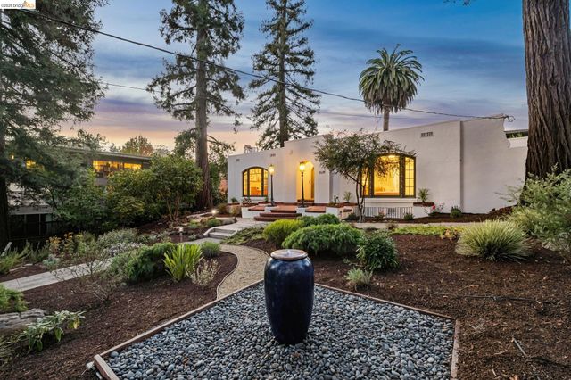 5529 Snake Rd, Oakland, CA 94611