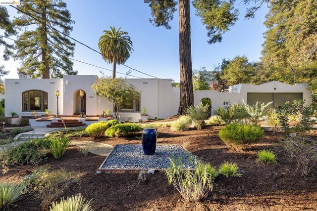 5529 Snake Rd, Oakland, CA 94611