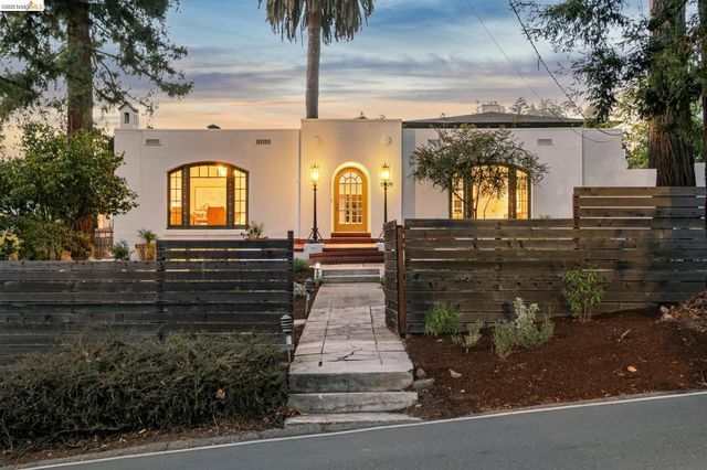 5529 Snake Rd, Oakland, CA 94611