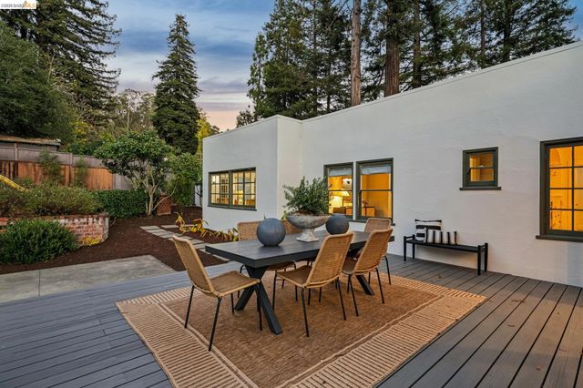 5529 Snake Rd, Oakland, CA 94611