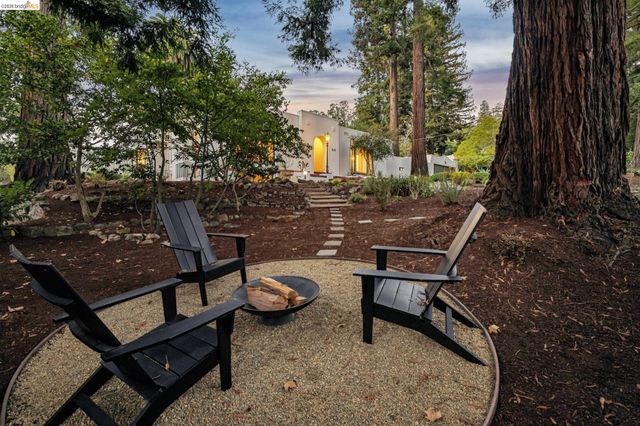 5529 Snake Rd, Oakland, CA 94611