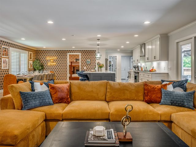 4041 S Birmingham Avenue, Tulsa, OK 74105