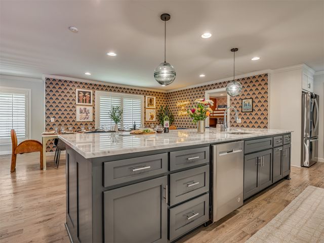 4041 S Birmingham Avenue, Tulsa, OK 74105