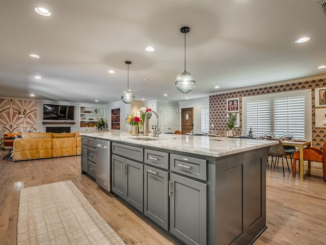 4041 S Birmingham Avenue, Tulsa, OK 74105