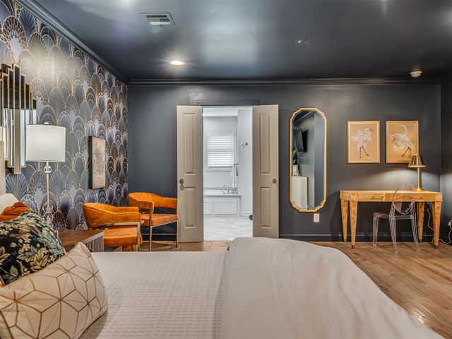 4041 S Birmingham Avenue, Tulsa, OK 74105