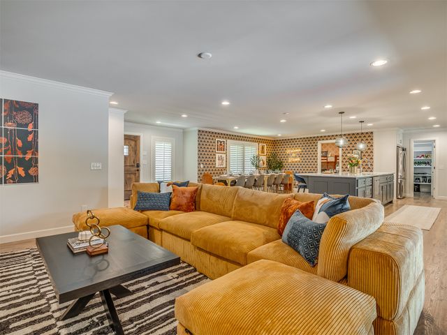 4041 S Birmingham Avenue, Tulsa, OK 74105