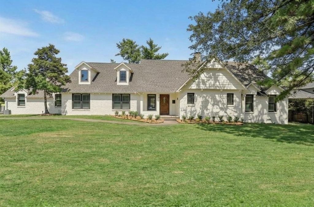 4041 S Birmingham Avenue, Tulsa, OK 74105