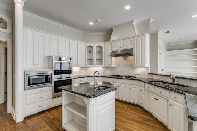 2805 Red Oak Court E, Colleyville, TX 76034