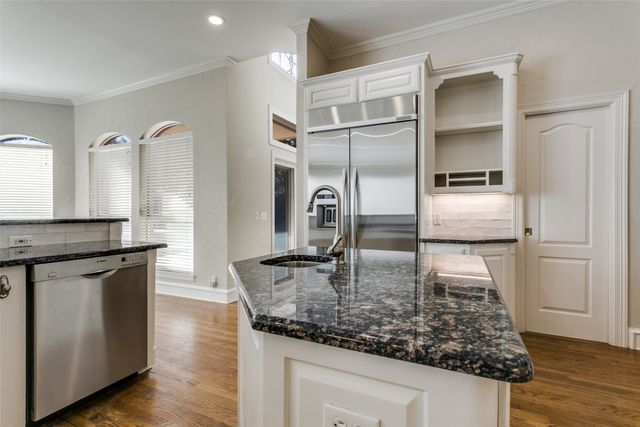 2805 Red Oak Court E, Colleyville, TX 76034