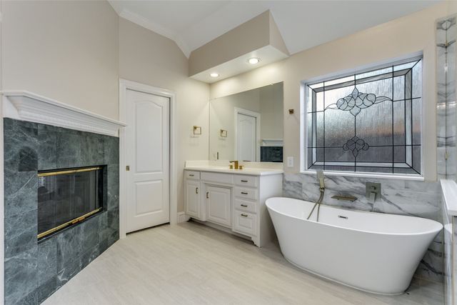 2805 Red Oak Court E, Colleyville, TX 76034