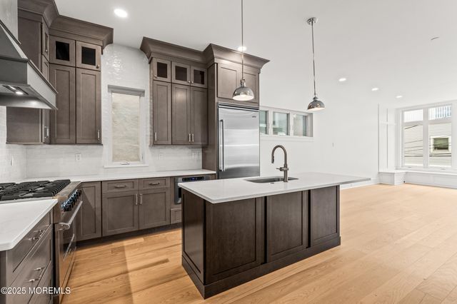 9 South Street, Sea Bright, NJ 07760