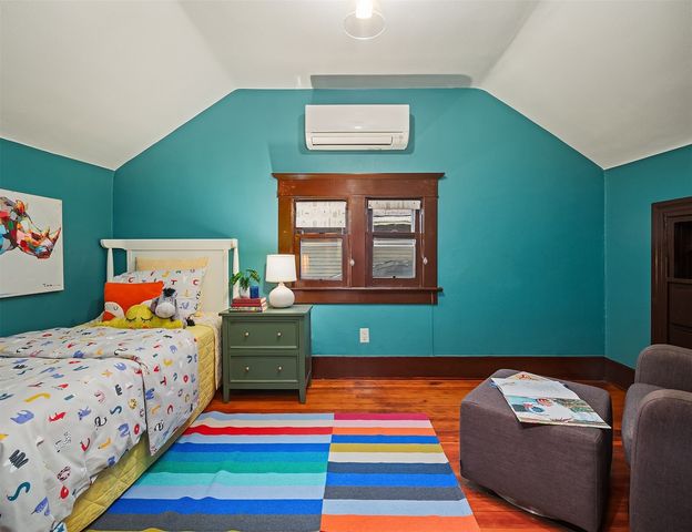 761 32nd Avenue, Seattle, WA 98122