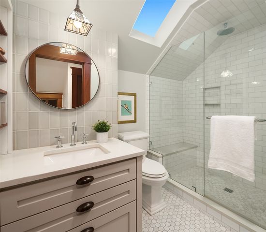 761 32nd Avenue, Seattle, WA 98122