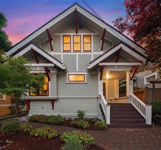 761 32nd Avenue, Seattle, WA 98122