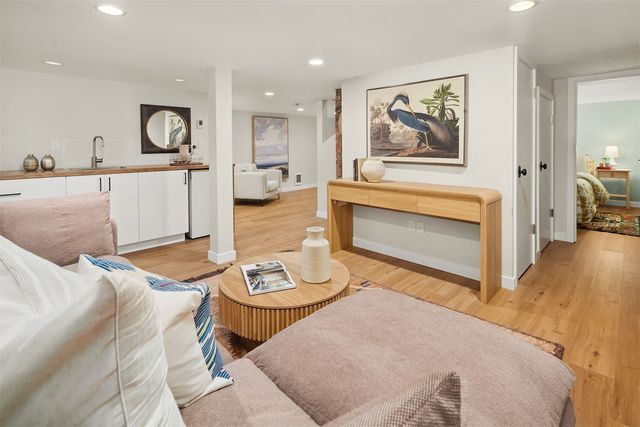 761 32nd Avenue, Seattle, WA 98122