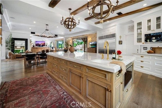 5558 Hoback Glen Road, Hidden Hills, CA 91302