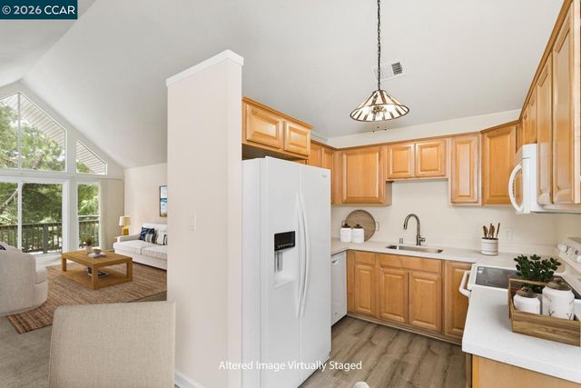 126 Ascot Ct B, Moraga, CA 94556