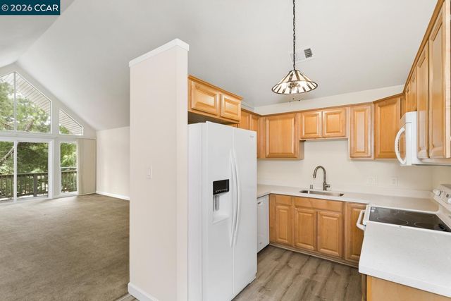 126 Ascot Ct B, Moraga, CA 94556