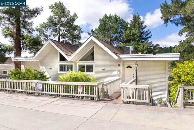 126 Ascot Ct B, Moraga, CA 94556