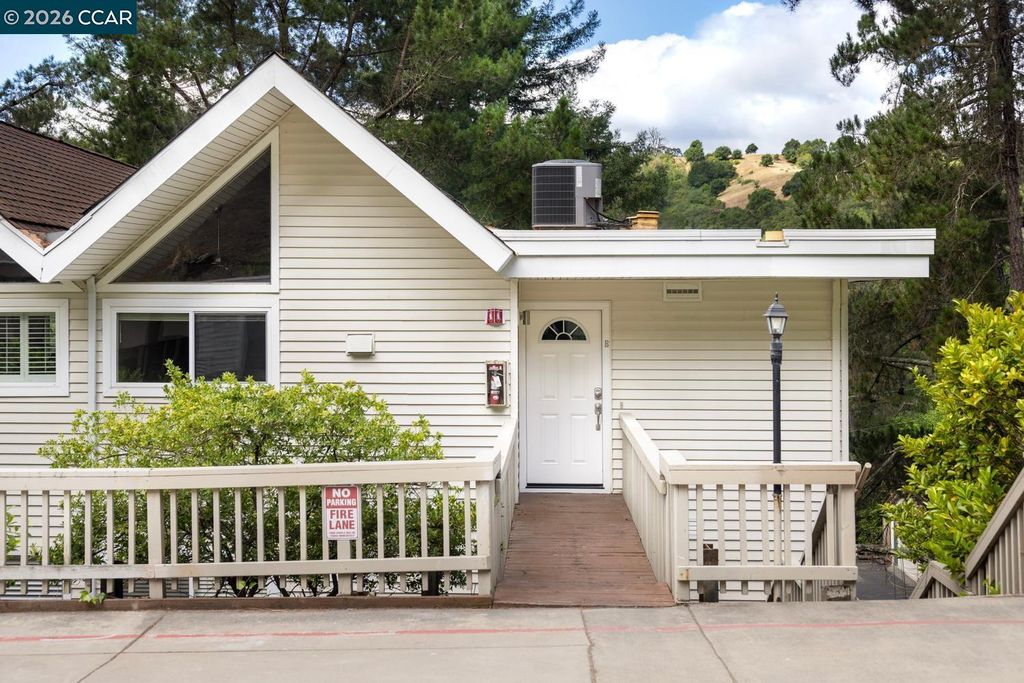 126 Ascot Ct B, Moraga, CA 94556