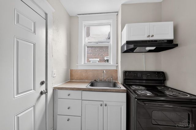 3223 Montana Avenue, Cincinnati, OH 45211