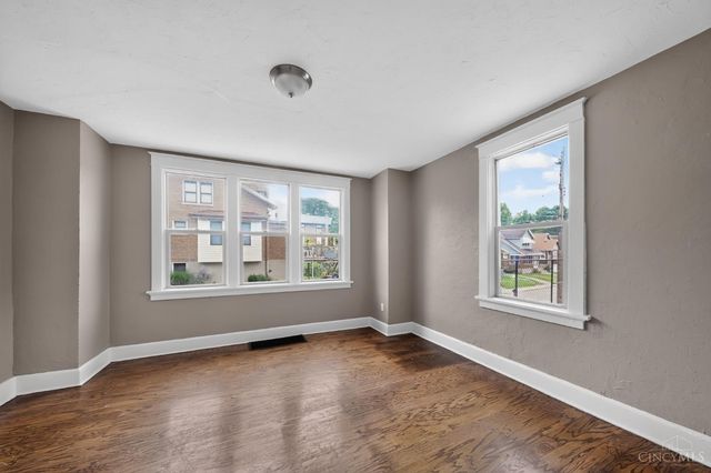 3223 Montana Avenue, Cincinnati, OH 45211