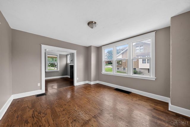3223 Montana Avenue, Cincinnati, OH 45211